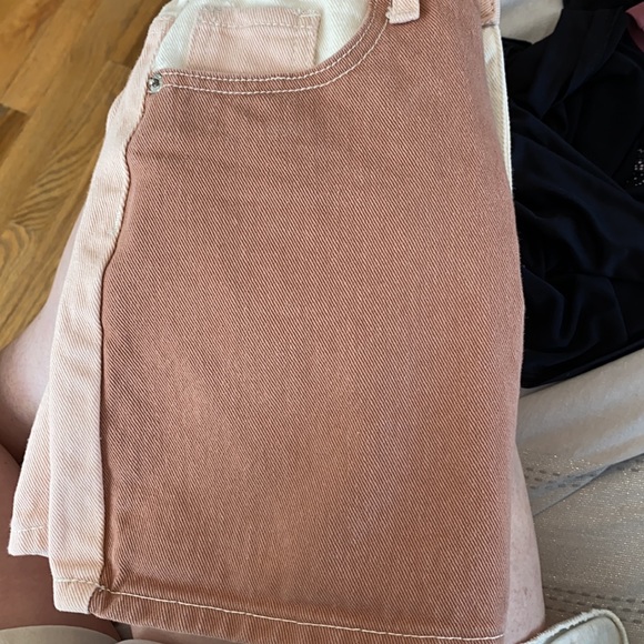 💰 3/$25. BUNDLE 💰 Super cute color block denim skirt - Picture 7 of 7